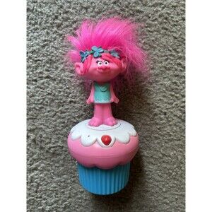 Hasbro Dreamworks Troll STANDING ON CUPCAKE SINGS DANCES MODEL TR408 PY
